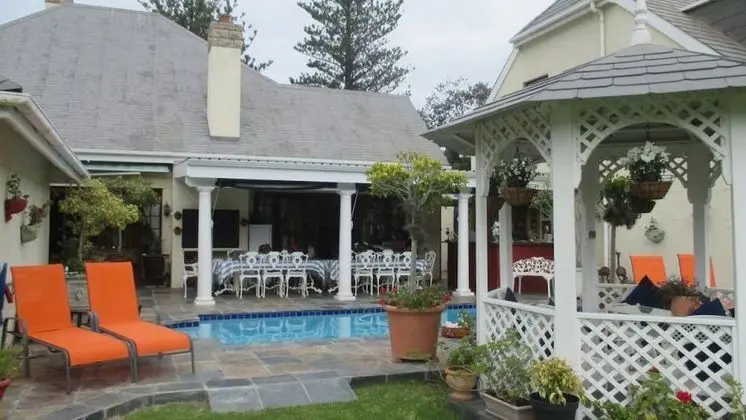 Mulligans Golf Lodge