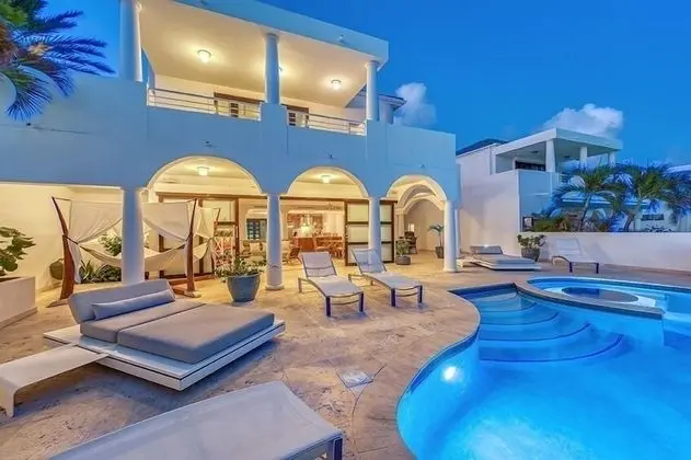 Villa Mumbai