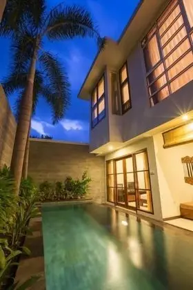 Munari Villa and Spa Batubulan - Havuz