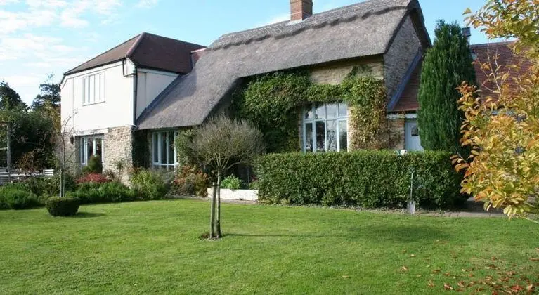Munden House - Genel