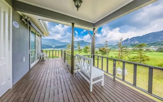 Mungyeong Tyrol Pension