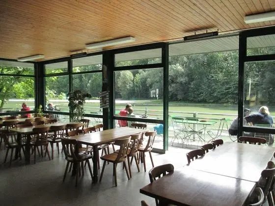 Munich Camping Glamping and Dorms - Yerinde Yemek