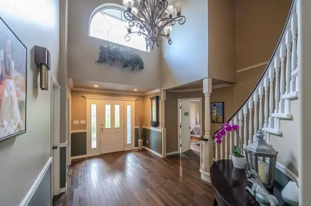 Munson Mountain Estates - Lobi