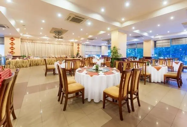 Muong Thanh Grand Phuong Dong Hotel - Yerinde Yemek