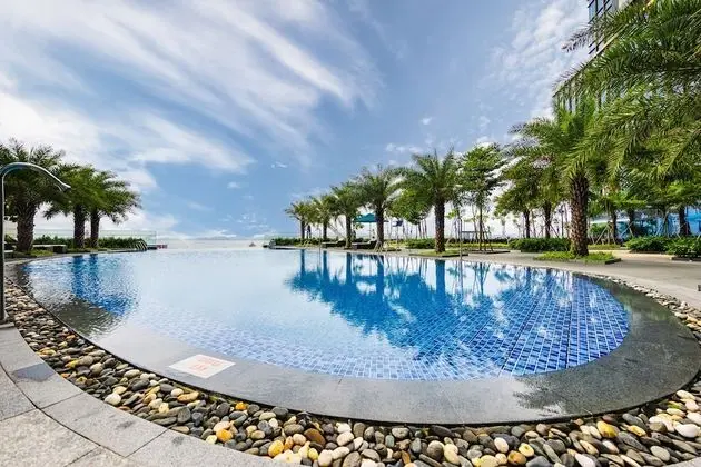 Muong Thanh Luxury Ha Long Centre Hotel - Havuz