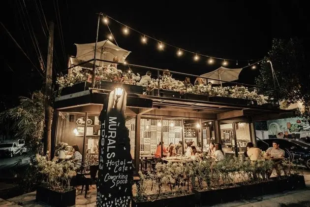 Murals Hostel and Cafe - Dış Mekan