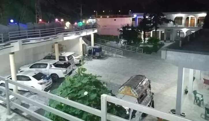 Muree Continental Hotel & Restaurant - Otopark