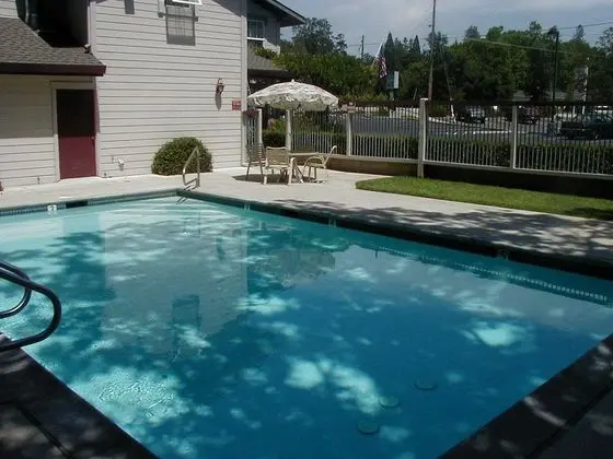 Murphys Inn Motel - Havuz