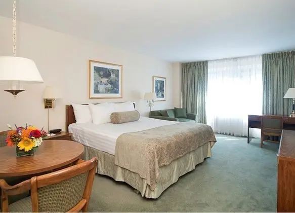 Murray Hill East Suites