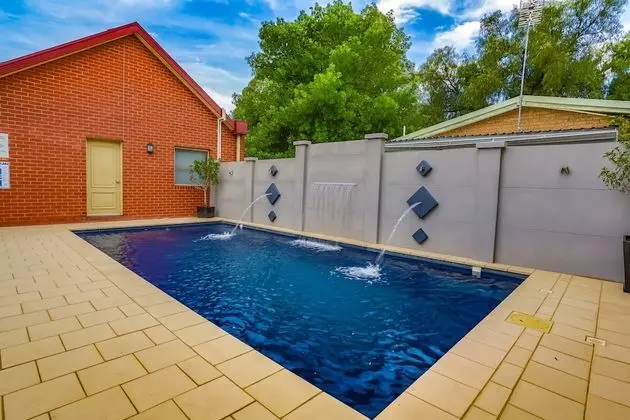 Murray Waters Motor Inn & Apartments