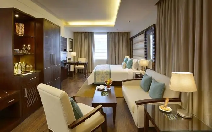 The Muse Sarovar Portico Kapashera Delhi - Oda