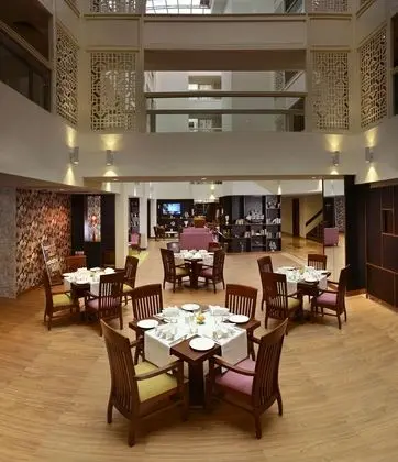 The Muse Sarovar Portico Kapashera Delhi - Yerinde Yemek