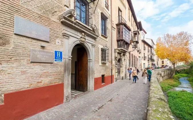 Museo Palacio de Mariana Pineda - Dış Mekan