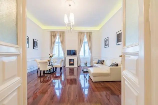 Music Academy Bedroom Suite