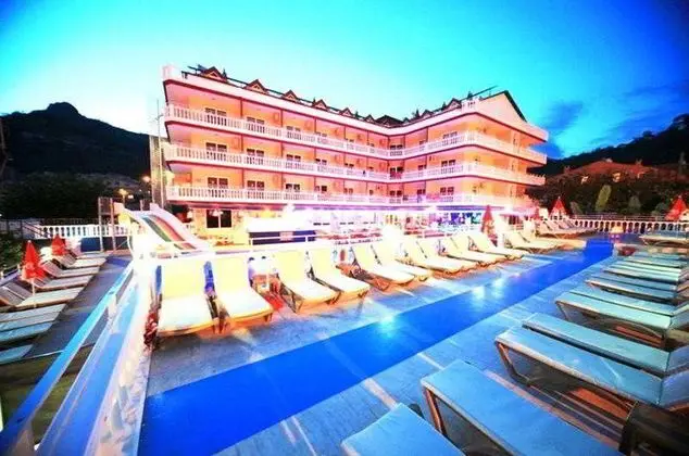 Mustis Royal Plaza