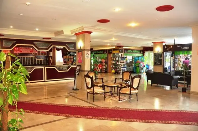 Mustis Royal Plaza - Lobi