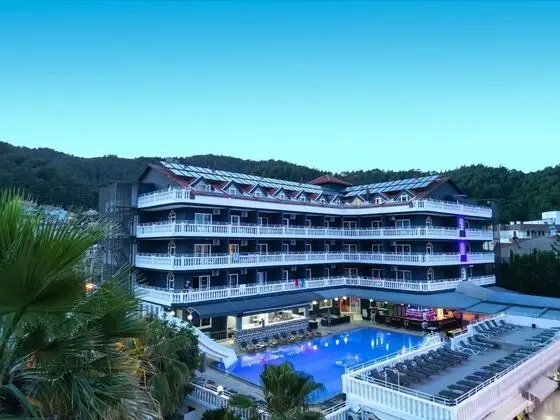 Mustis Royal Plaza - Spa