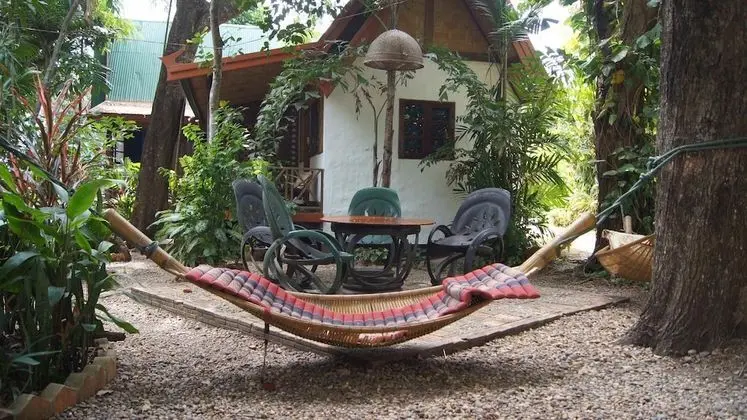 Mut Mee Garden Guest House - Dış Mekan