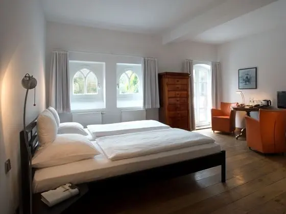 Hotel MutterHaus Düsseldorf - Oda