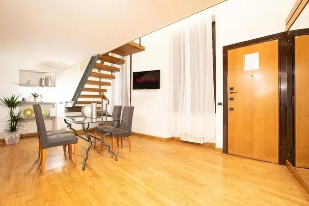 My Piazza Navona Dream Apartment Split Level