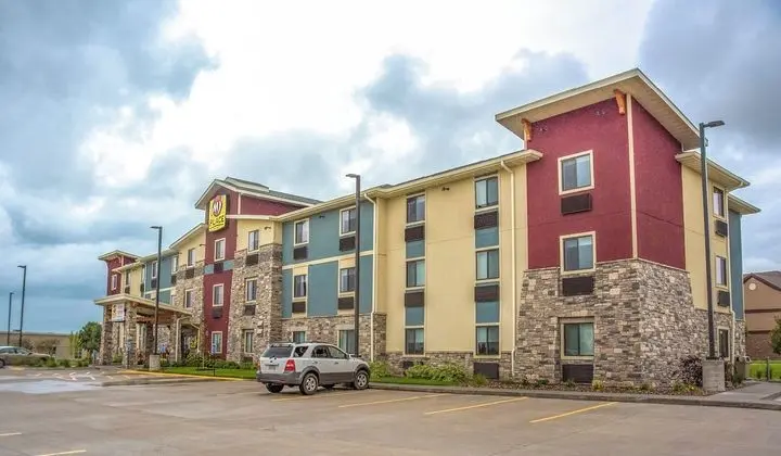 MY PLACE HOTEL DAVENPORT