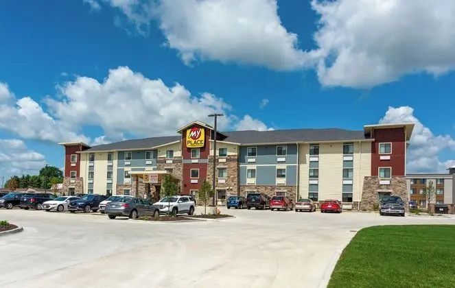 MY PLACE HOTEL- MOUNT PLEASANT, WI