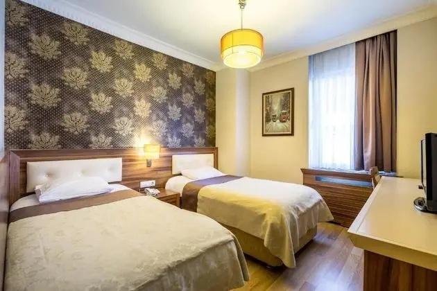 My Rose Hotel