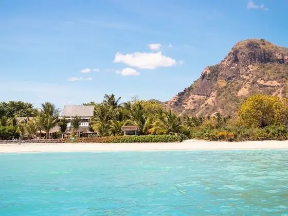 MYAMO Beach Lodge - Hostel