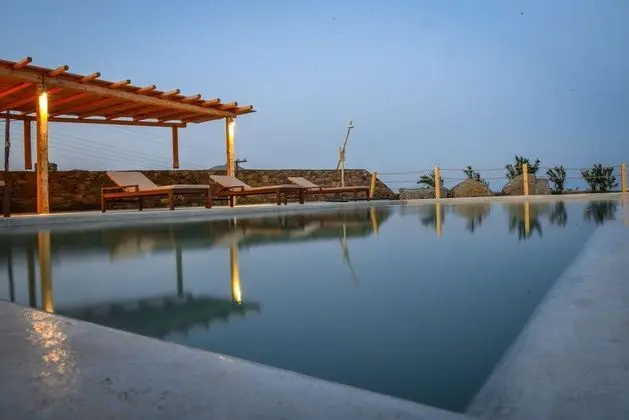 Myconian Crown Suites - Havuz