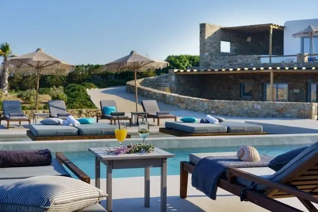 Myconian Crown Suites - Havuz