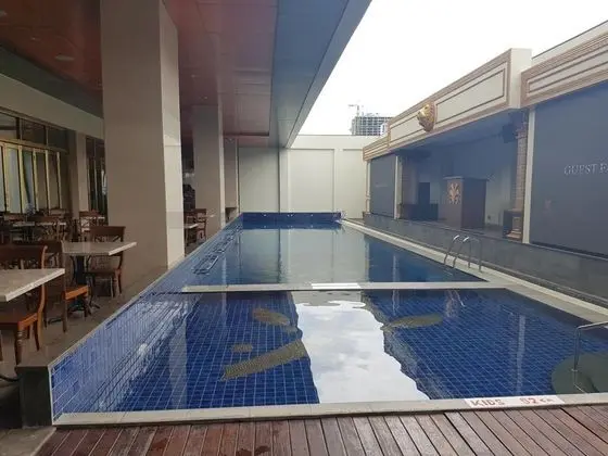 Myko Hotel and Convention Center Makassa - Havuz