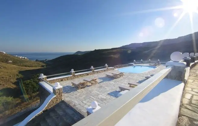 Mykonian Leisure Villas & Suites