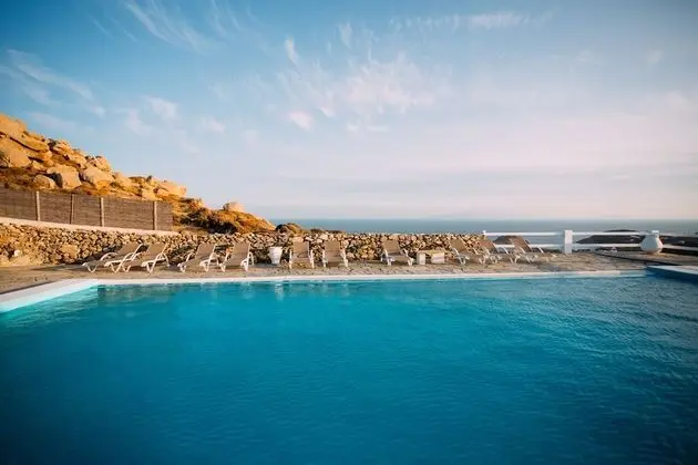 Mykonos Supreme Comfort Suites - Havuz