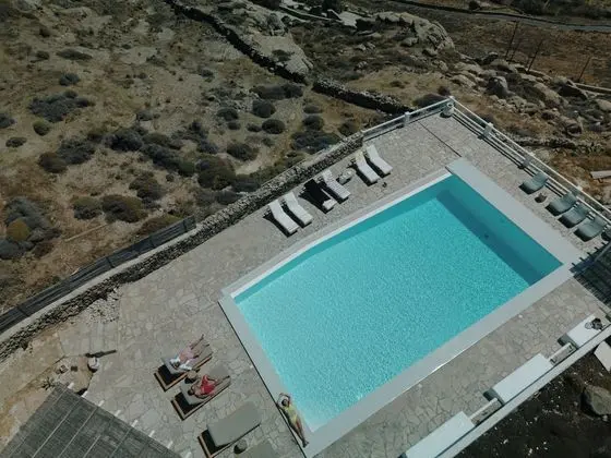 Mykonos Supreme Comfort Suites - Havuz