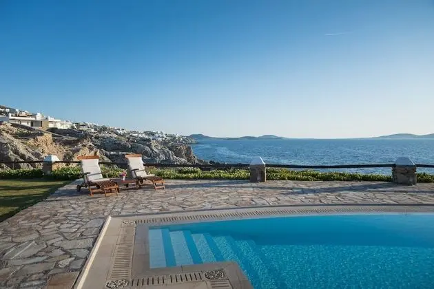 Mykopetra Villas