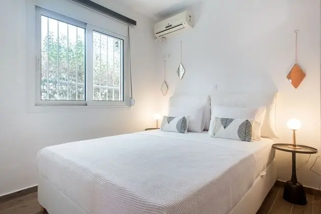 Mystique 2 BD Aparment by BluPine