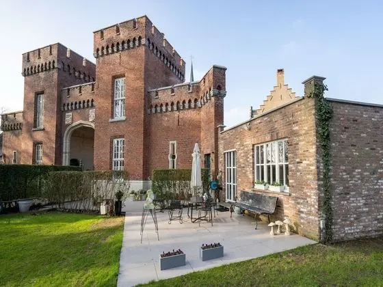 Mystique Apartment in Kruibeke at Wissekerke Castle - Öne Çıkan Resim