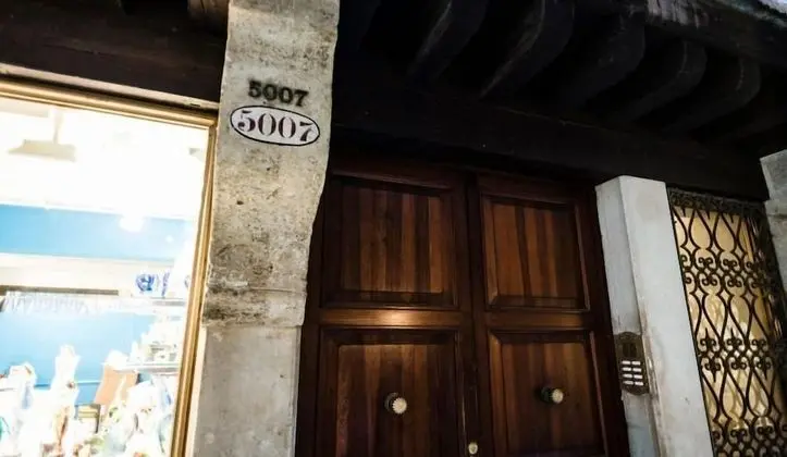 MYSWEETPLACE - Rialto Apartments