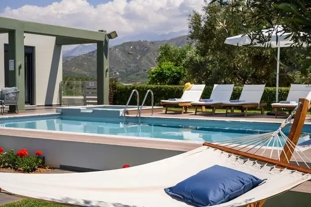 Mythic Olive Villa Views - Private Pool - Havuz