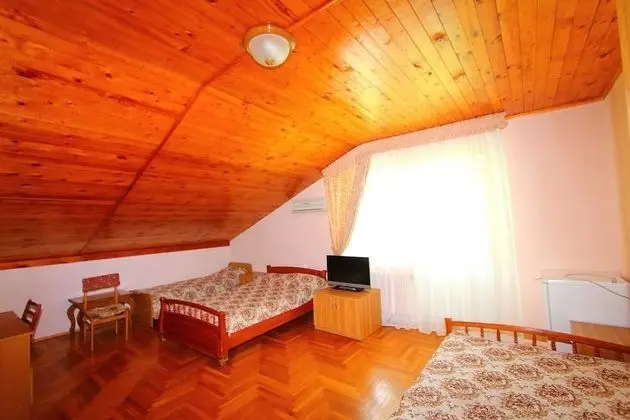 Na Krasnozelenykh 38 Guest House - Oda