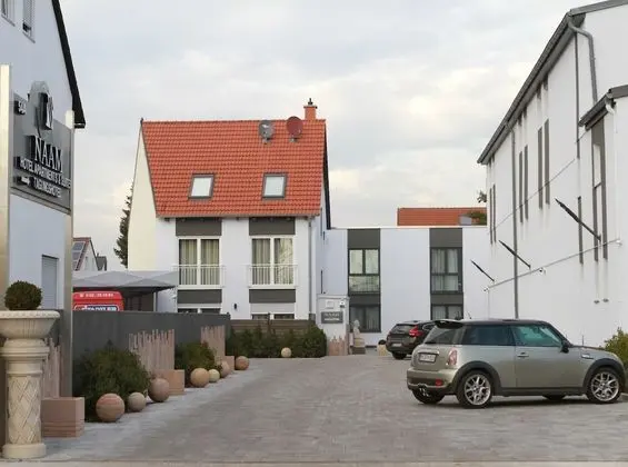 NAAM Hotel & Apartments Frankfurt - Dış Mekan