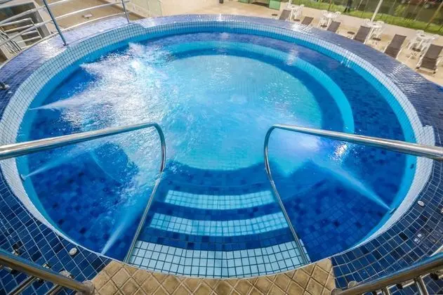 Hotel Nacional Inn São Carlos & Convenções - Havuz