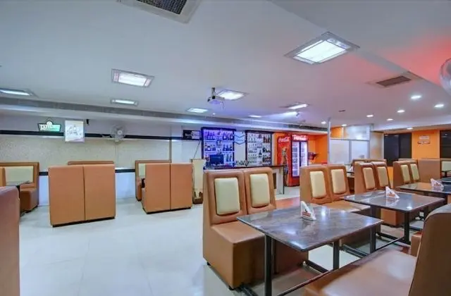 Hotel Nadaradjane Residency - Yerinde Yemek