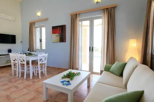 Nafsika Beach House Large Private Pool Walk to Beach Sea Views A C Wifi Car Not Required - 1880 - İç Mekan