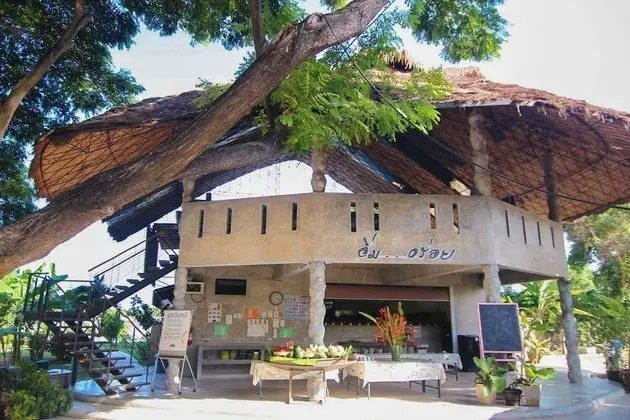 Naidee Sculptured Huts - Yerinde Yemek
