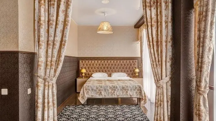 Nairi Hotel