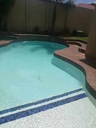 Naisar Royal White Apartment - Havuz