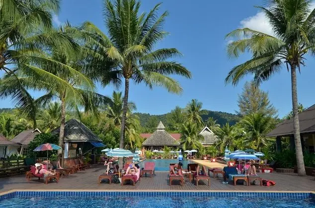Nakara Long Beach Resort - Havuz