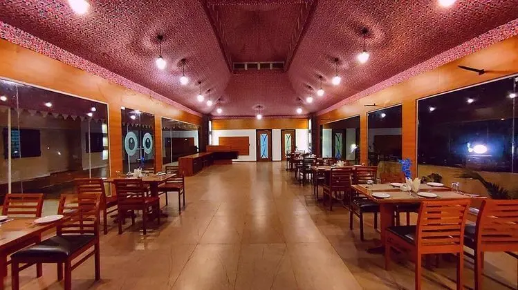 Nakoda Green Valley Resort by ShriGo Hotels - Yerinde Yemek