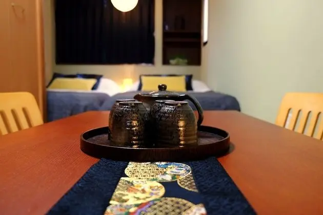 Namba East House01